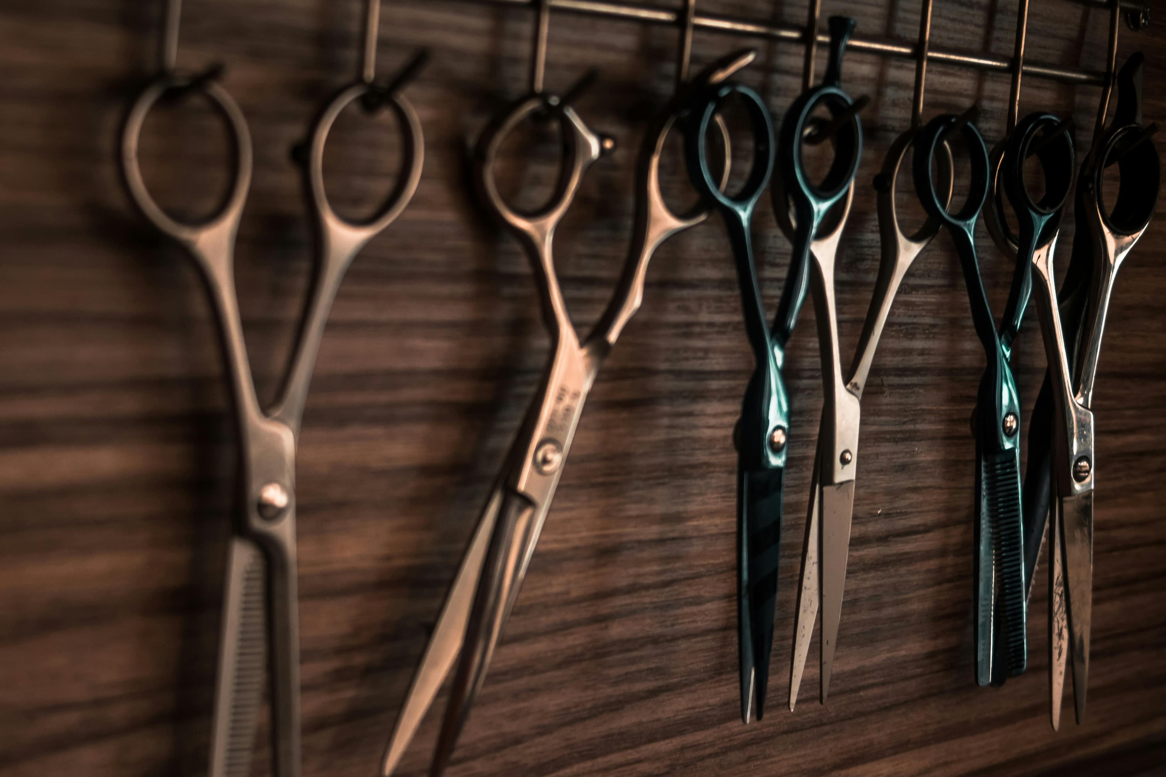 Coiffeur au travail